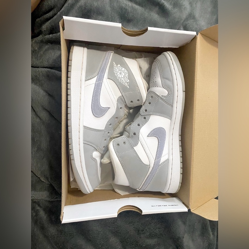 Jordan 1 Mid Wolf Grey